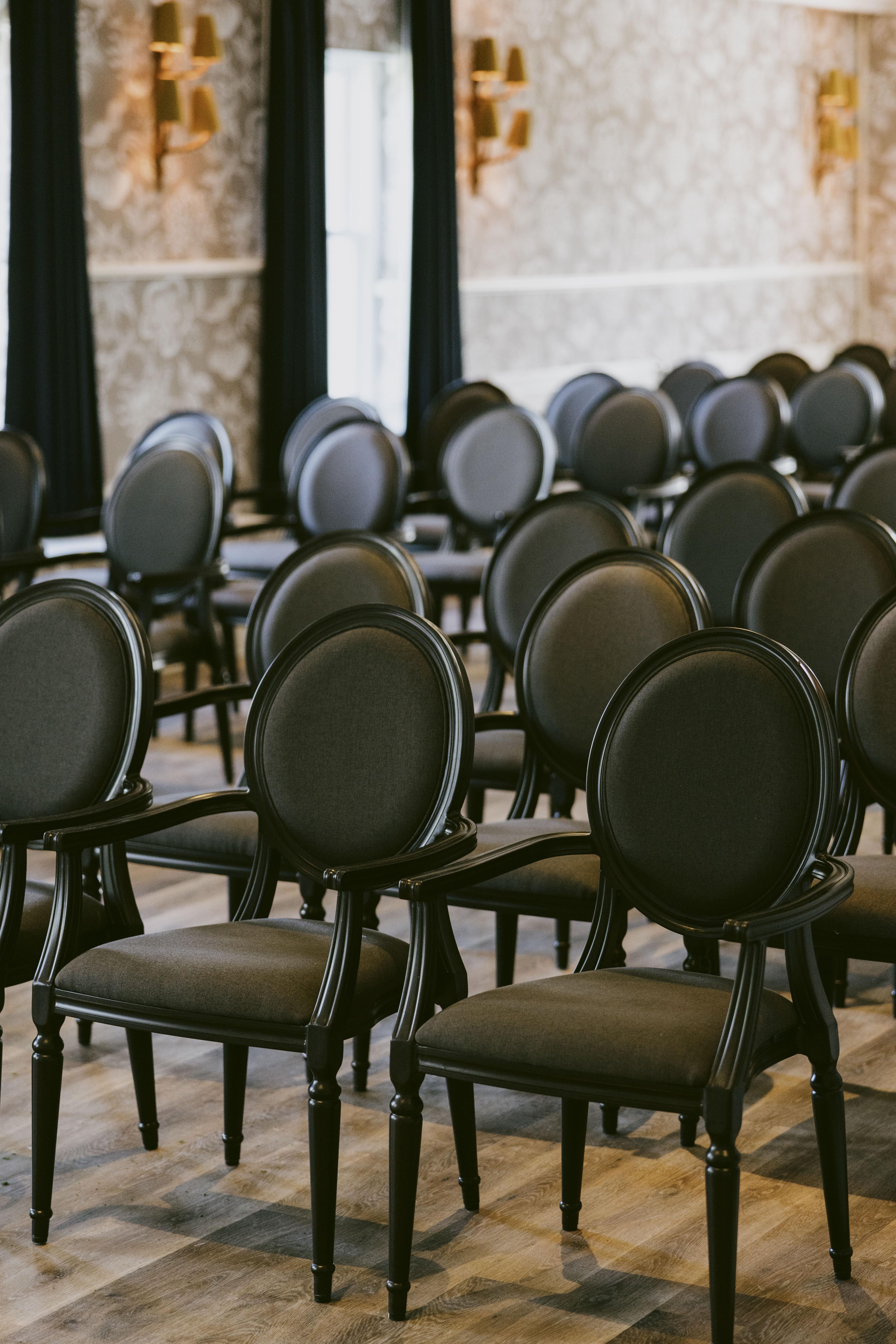 Marine Troon Hotel ภายนอก รูปภาพ Banquet chairs