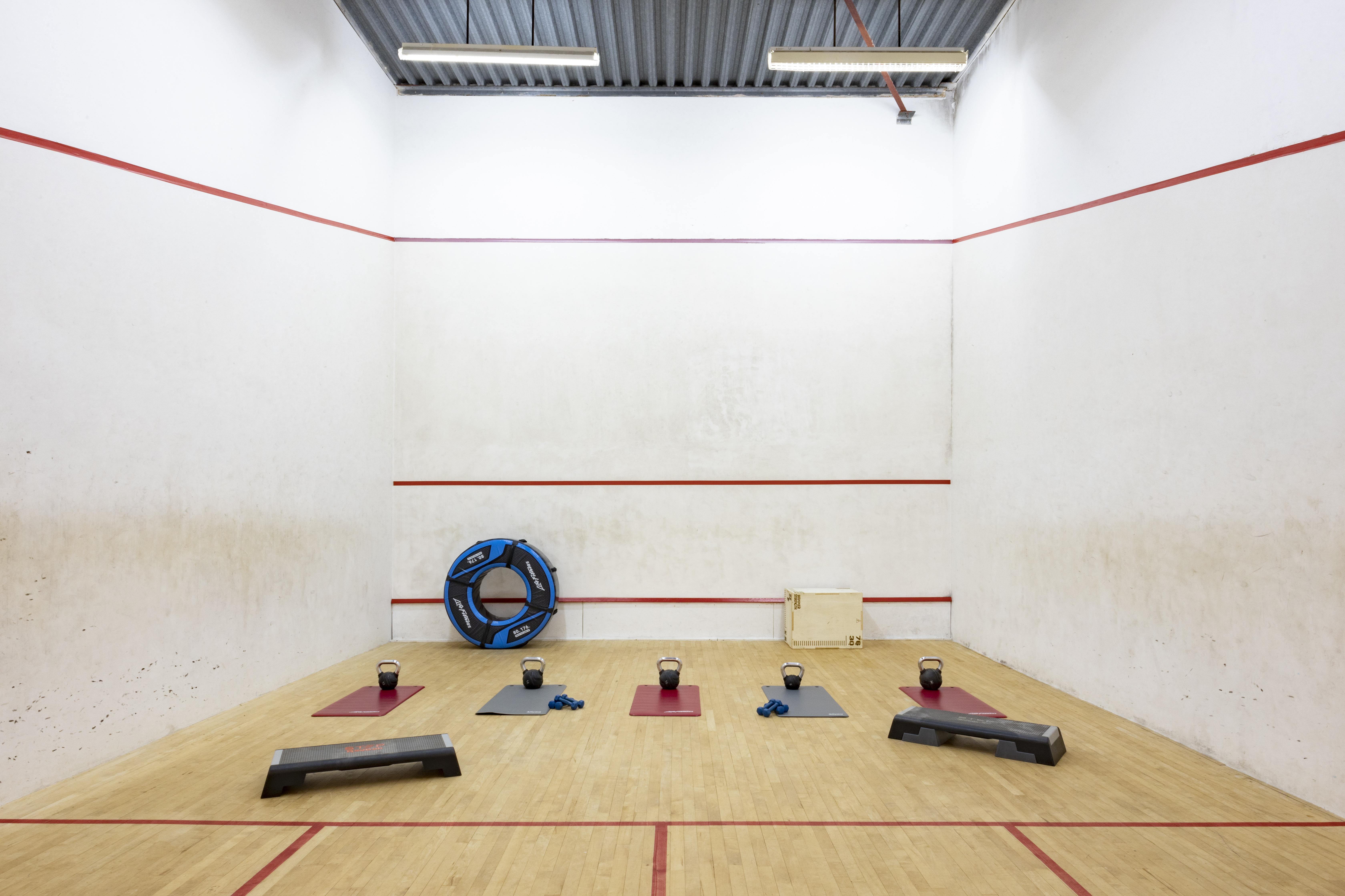 Marine Troon Hotel ภายนอก รูปภาพ Squash court at the University of Nottingham