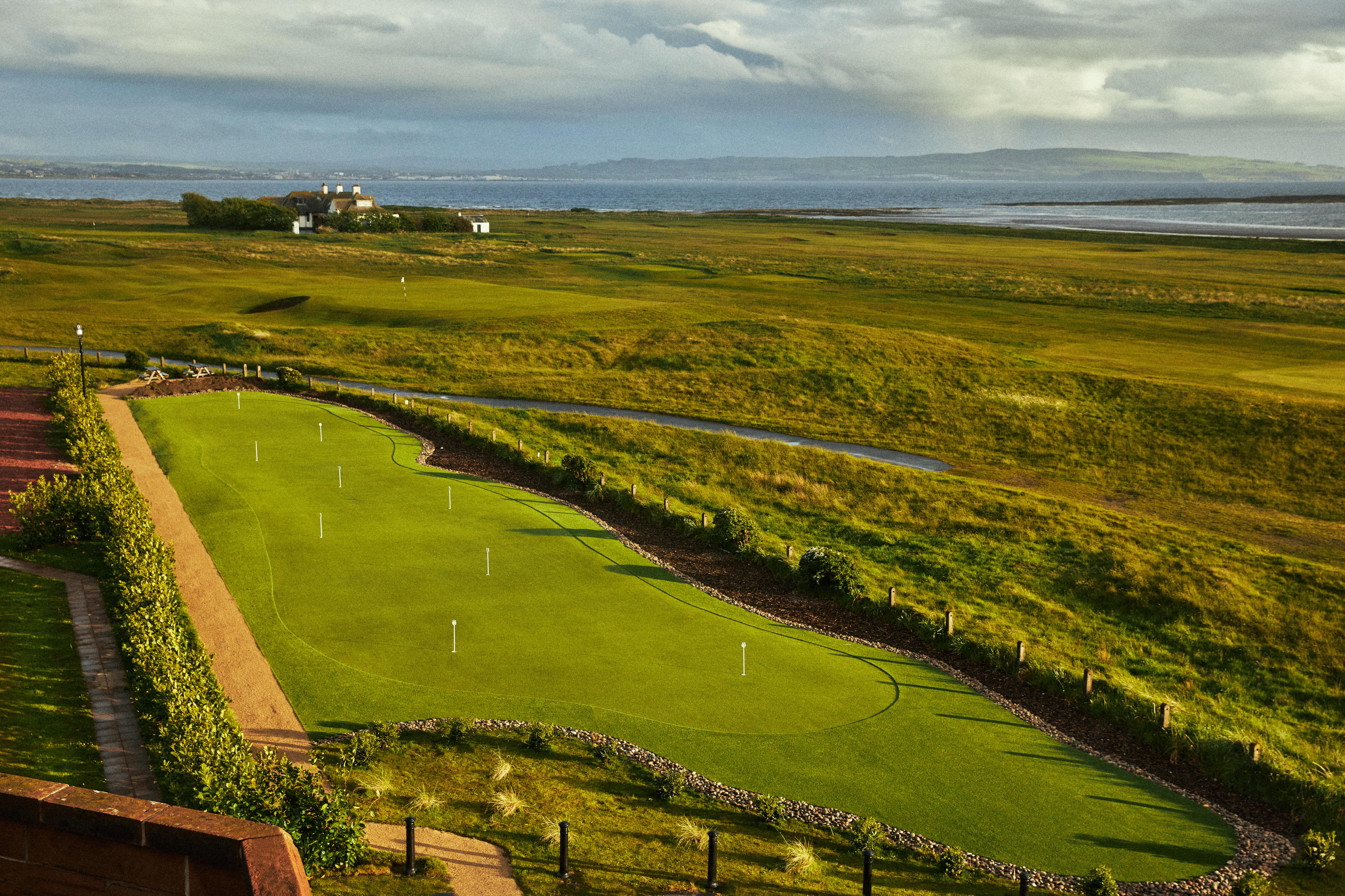 Marine Troon Hotel ภายนอก รูปภาพ The 18th hole at the Old Head